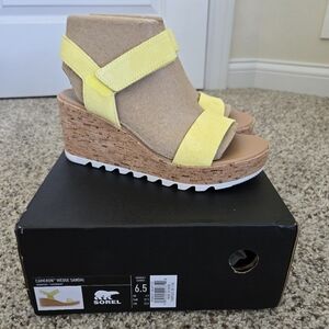 NWT Sorel Cameron Wedge Sandal, size 6.5